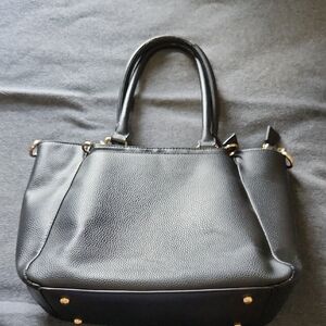 G.H. Bass & Co. Black Leather Shoulder Bag